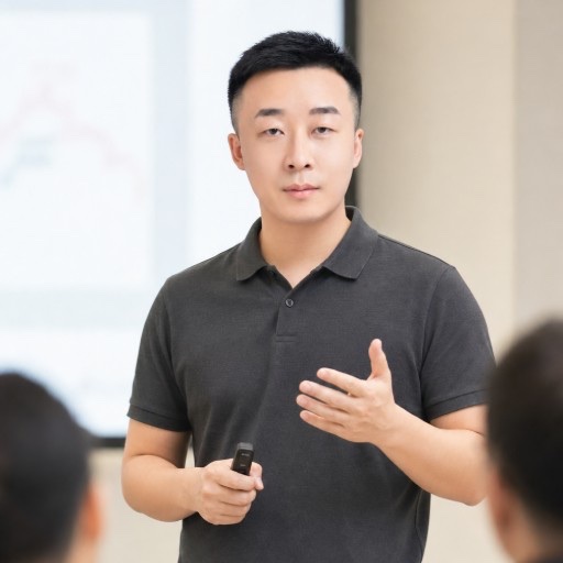 莱客创始人潘伟建在莱客 AI 商学院课堂上讲课